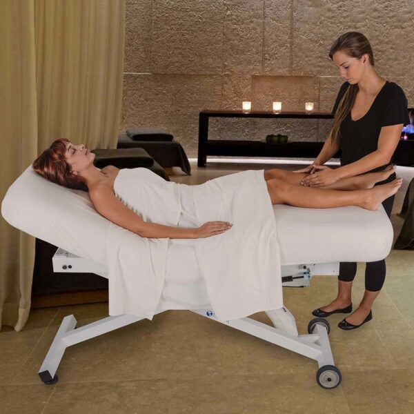Ellora Salon customer masseuse